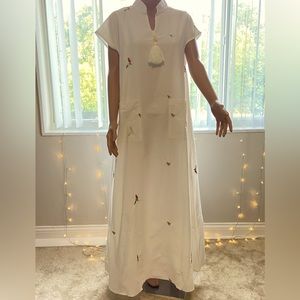 White Jalabia. Sizes S, M, L, XL